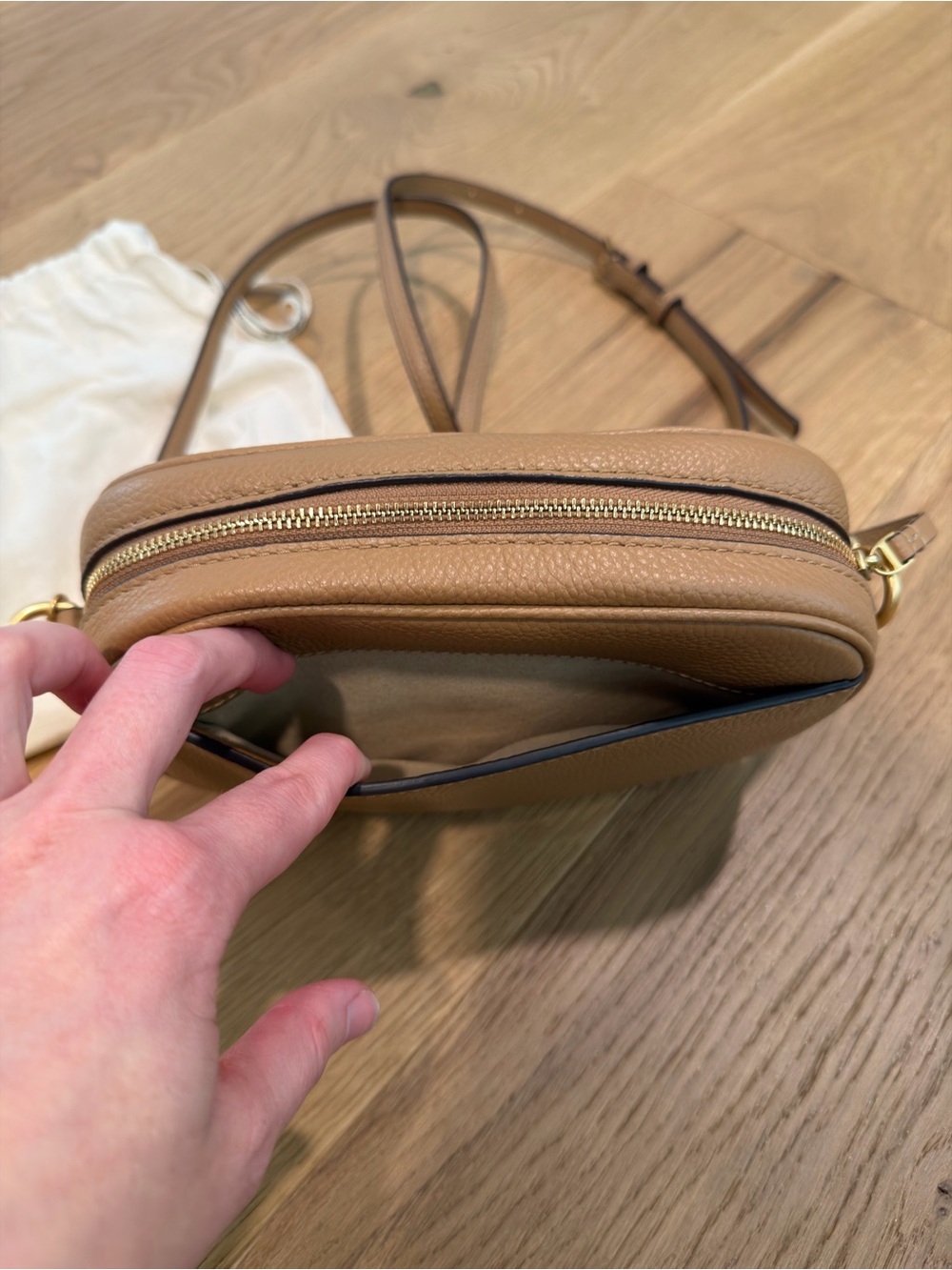 Tory Burch Kira Pebbled Leather Camera Bag - Picture 5 of 10